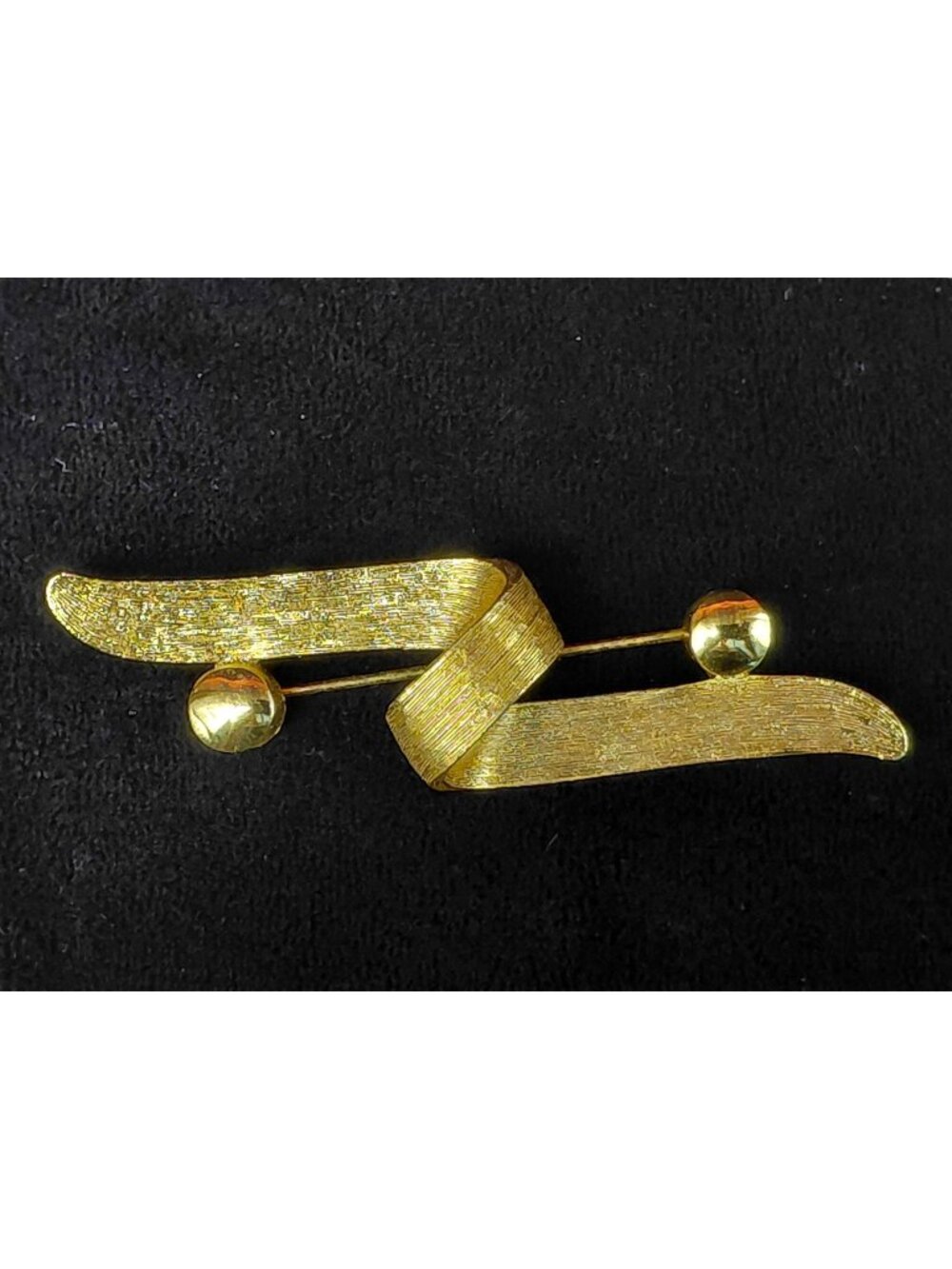 Vtg Monet Gold-Tone Abstract Ribbon Brooch Pin Textured & Polished Finish
